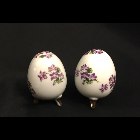 Vintage Enesco Salt & Pepper Easter Shakers (Egg Shape) - Picture 1 of 4